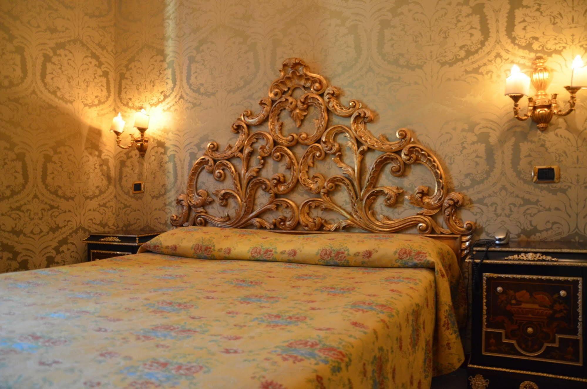 רומא Hotel Des Epoques מראה חיצוני תמונה