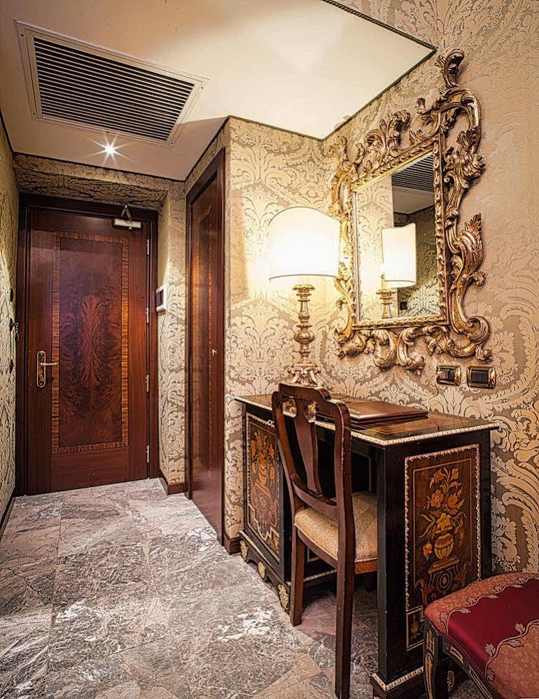 רומא Hotel Des Epoques מראה חיצוני תמונה